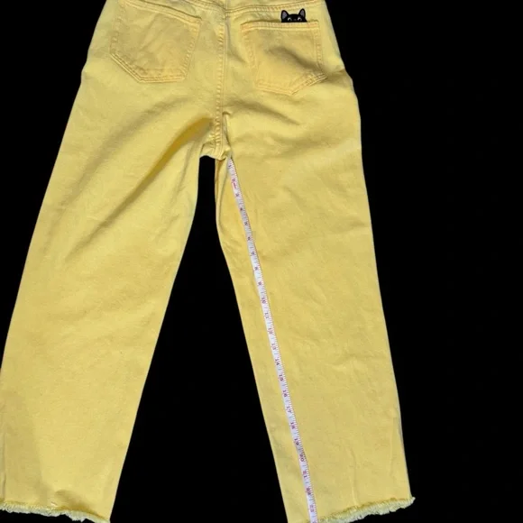 Upcycled Yellow Jeans with Gucci Cat Patch - Picture 4 of 8